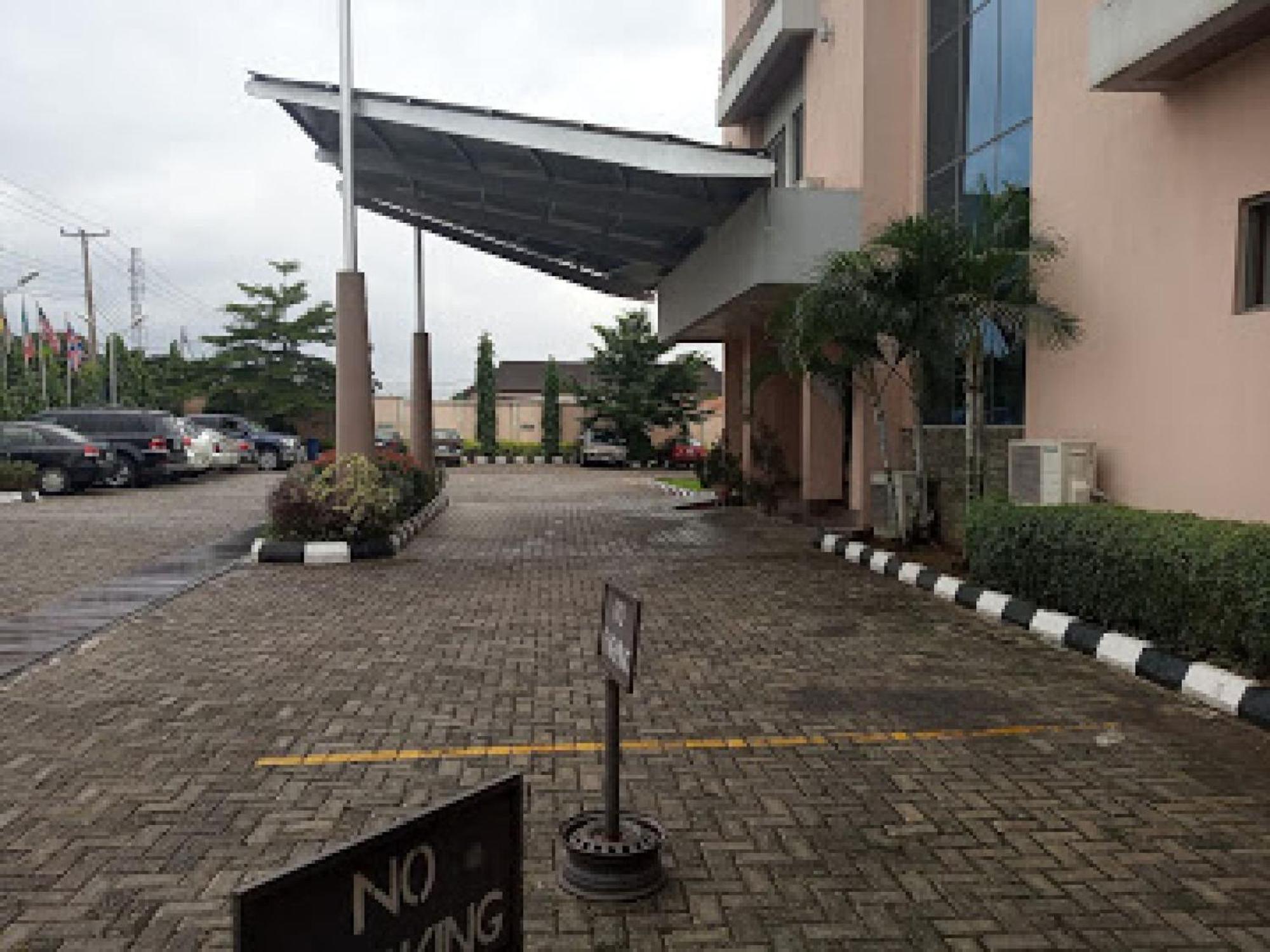 Room In Apartment - Best Western Plus-Presidential Suite Ibadan Exterior photo